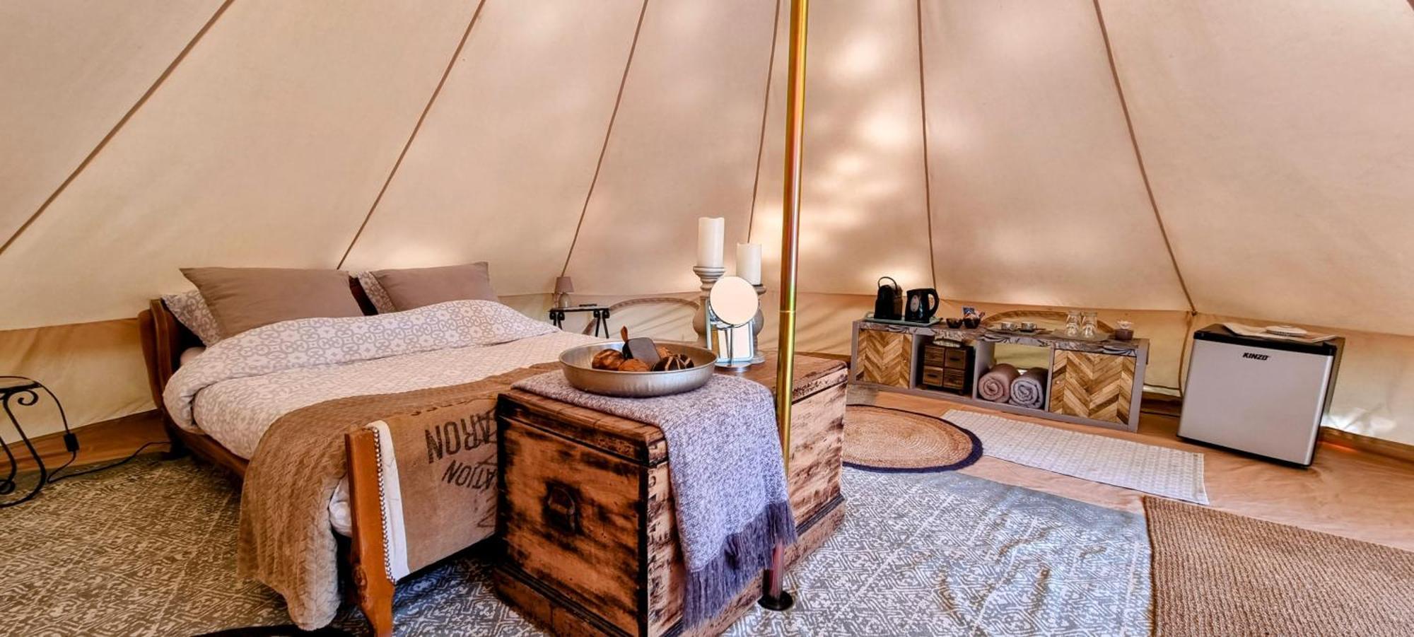 Luxury Bell Tent At Camping La Fortinerie Mouliherne Luaran gambar