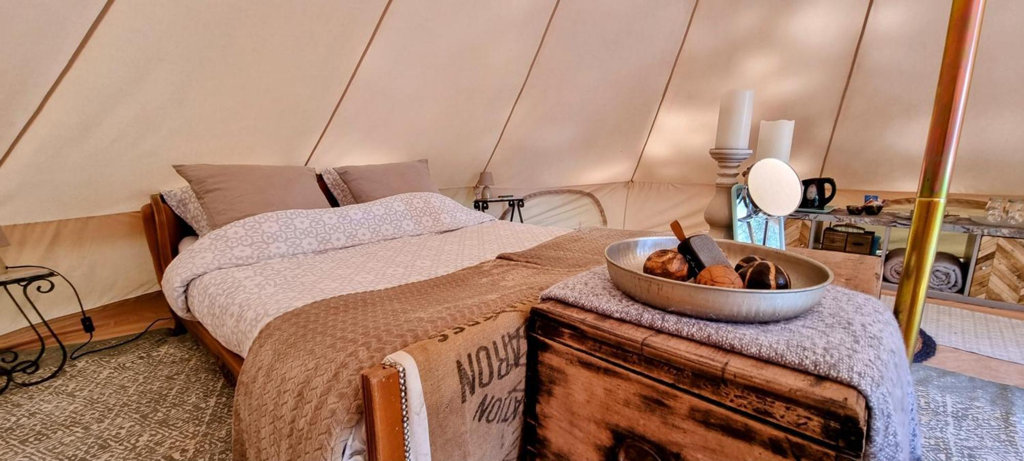 Luxury Bell Tent At Camping La Fortinerie Mouliherne Luaran gambar